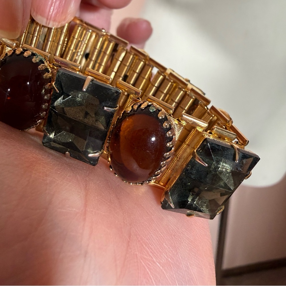 Antique 1930’s 40’s art deco oversized Amber Grey Glass Wide Gold Bracelet - Picture 15 of 17